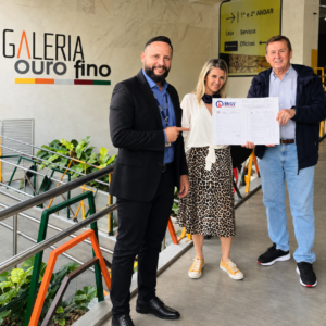 Entrega de Certificado na Galeriaադար